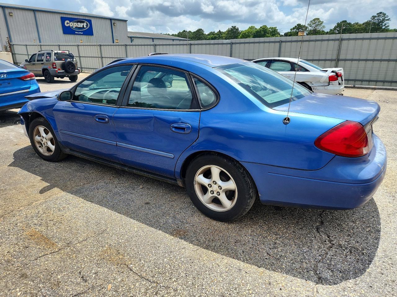 2003 Ford Taurus Ses - Фото 2