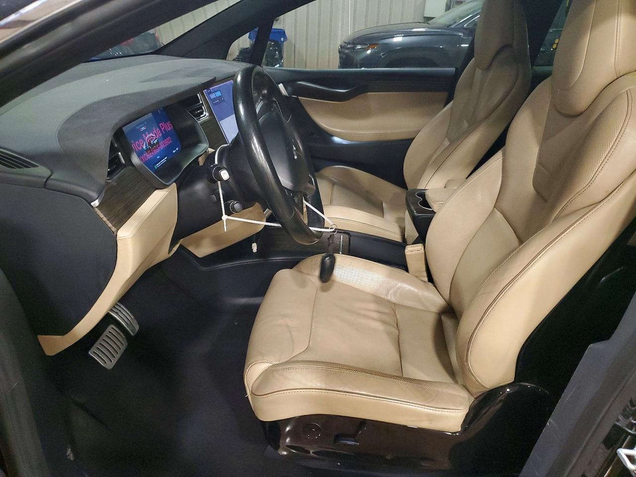 2016 Tesla Model X - Фото 7