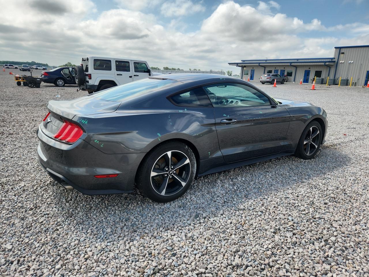2018 Ford Mustang - Фото 3