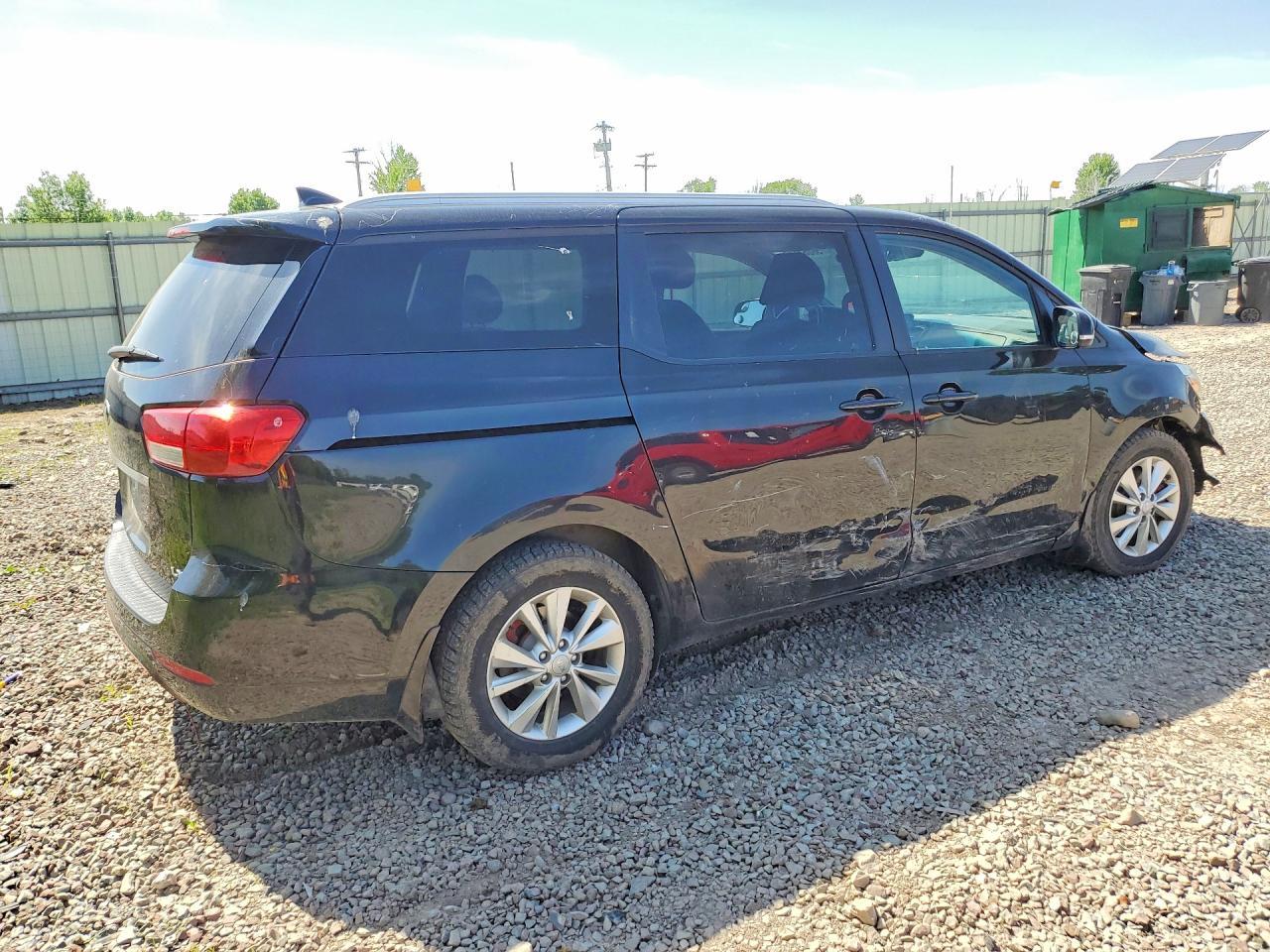 2016 Kia Sedona Lx - Image 3