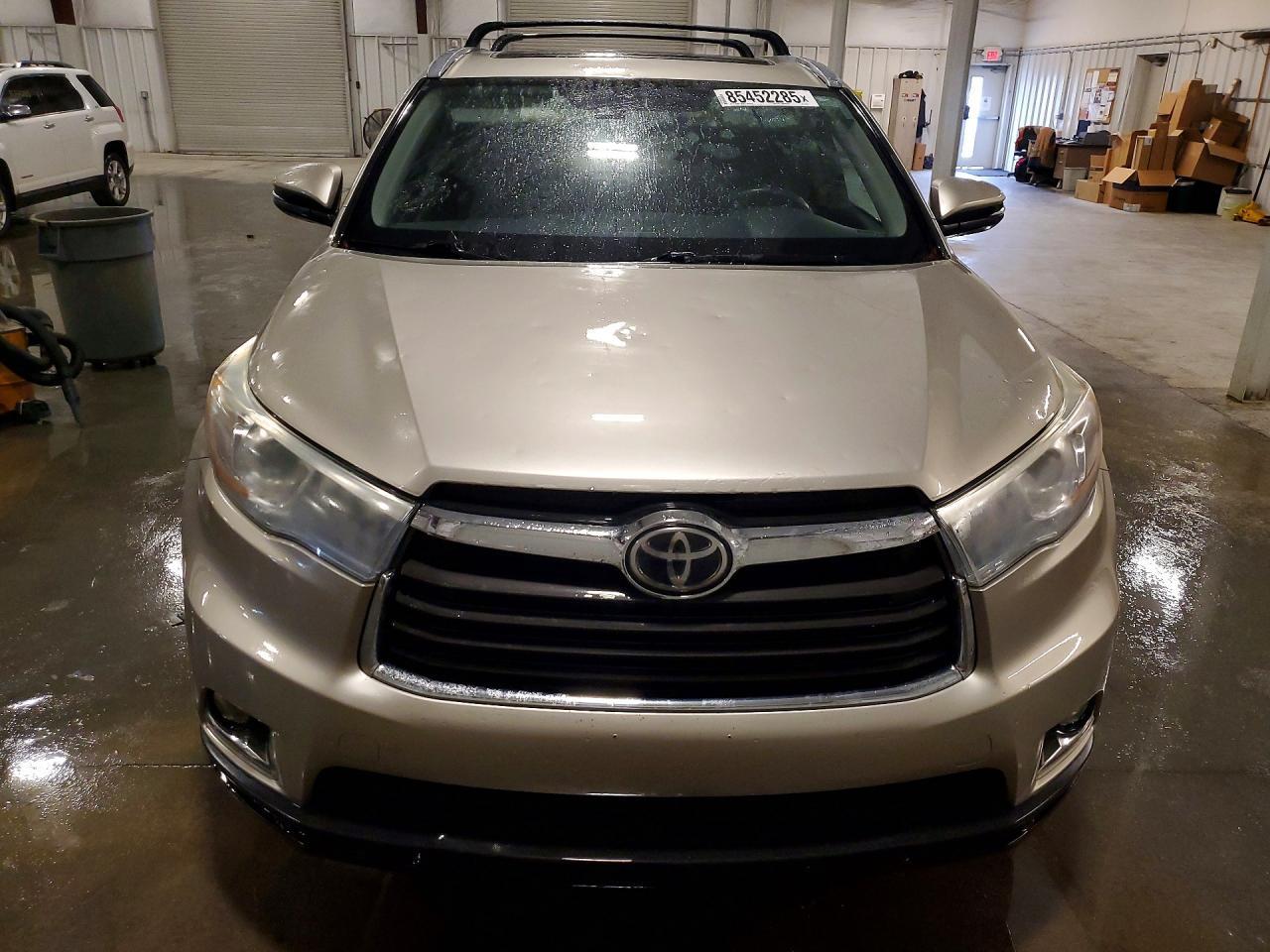 2015 Toyota Highlander Limited Platinum - Image 5