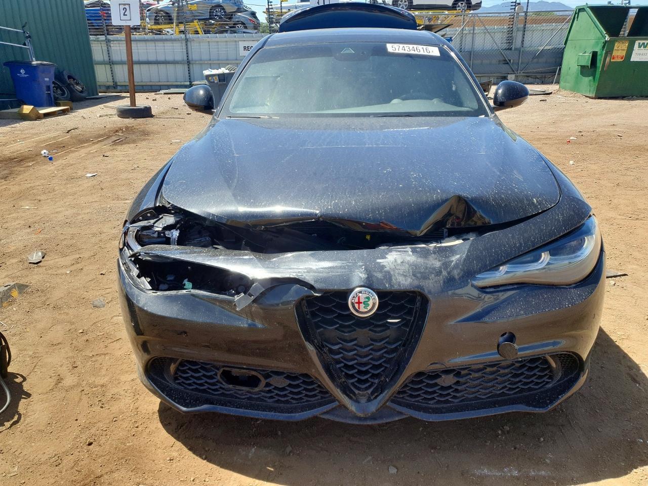 2024 Alfa Romeo Giulia Ti - Фото 5
