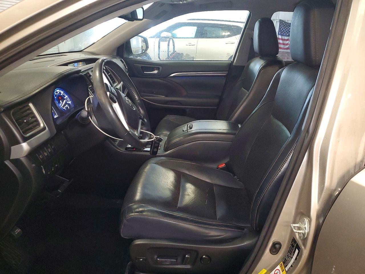 2015 Toyota Highlander Limited Platinum - Image 7