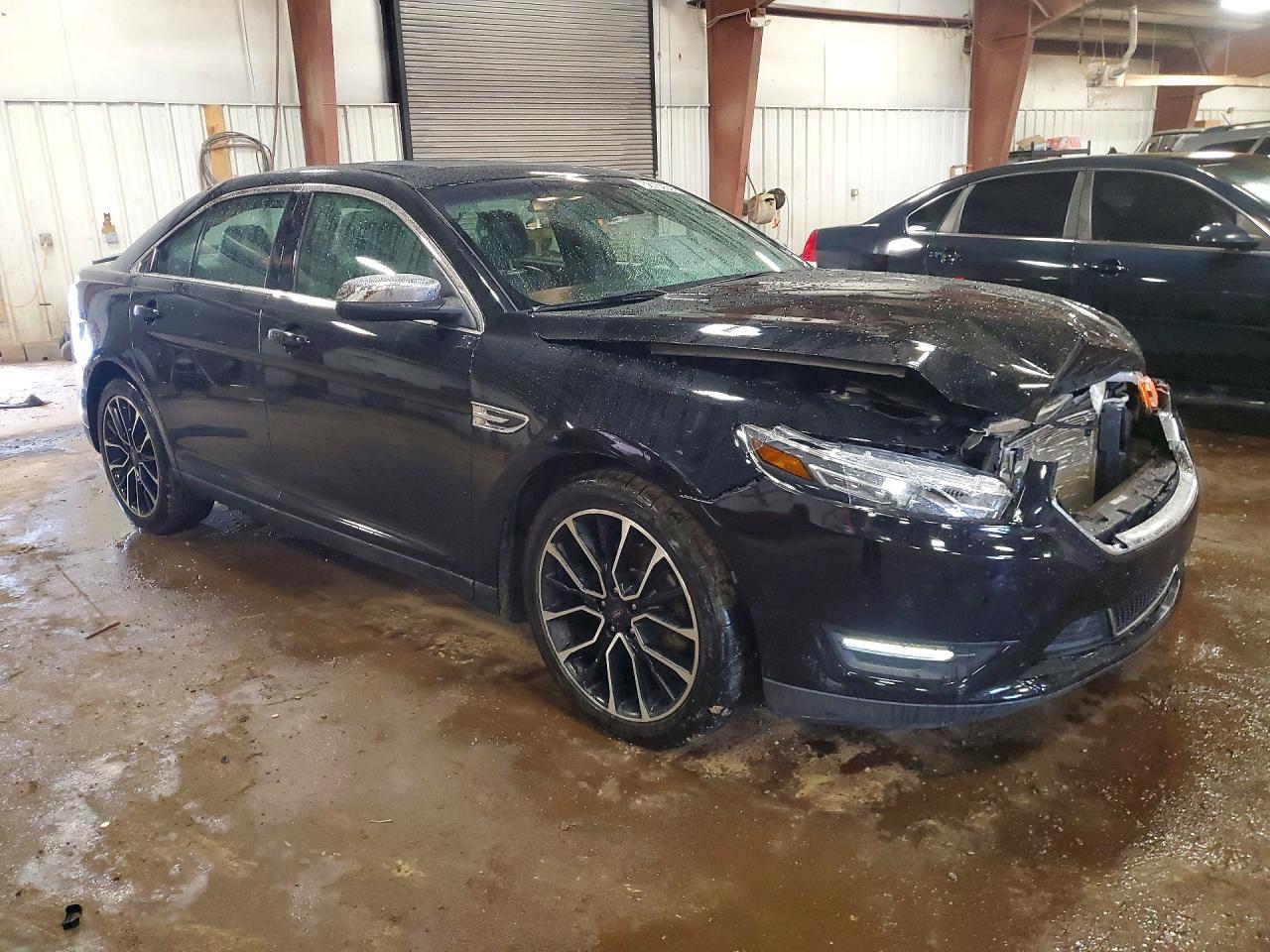 2017 Ford Taurus Limited - Фото 4