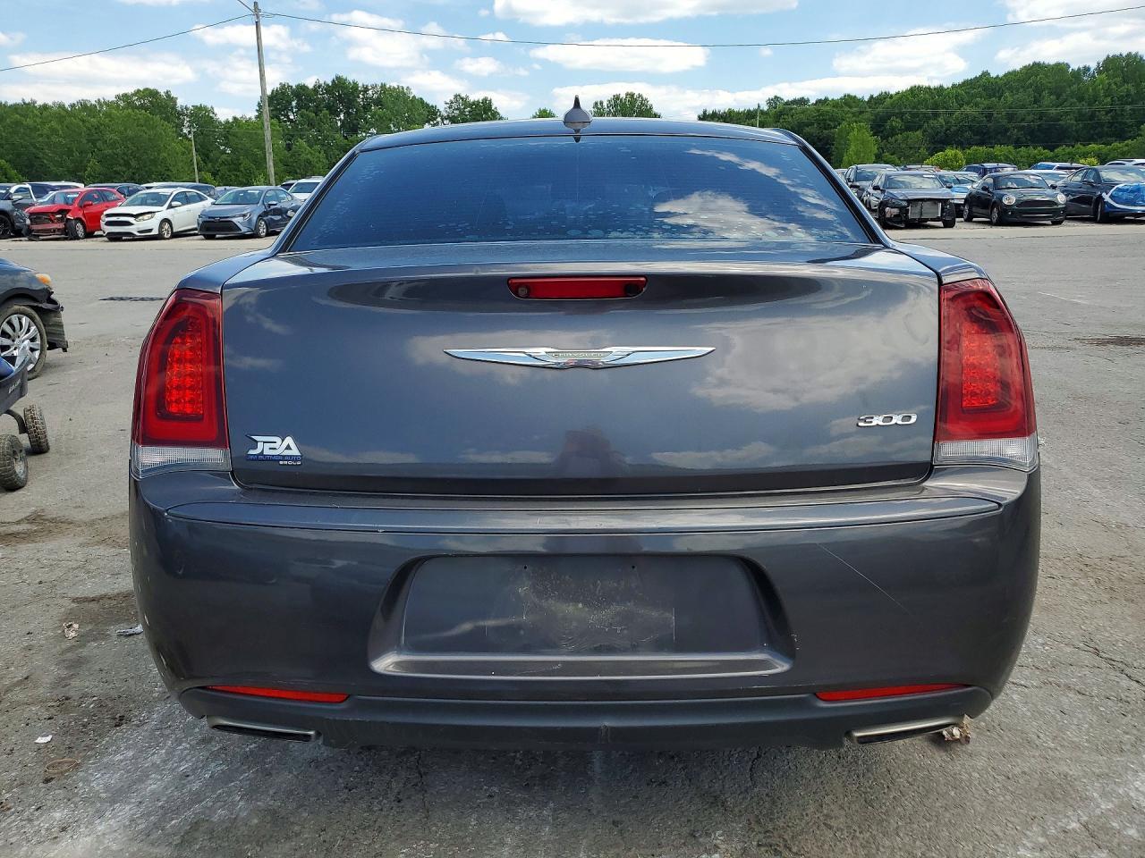 2019 Chrysler 300 Touring - Фото 6