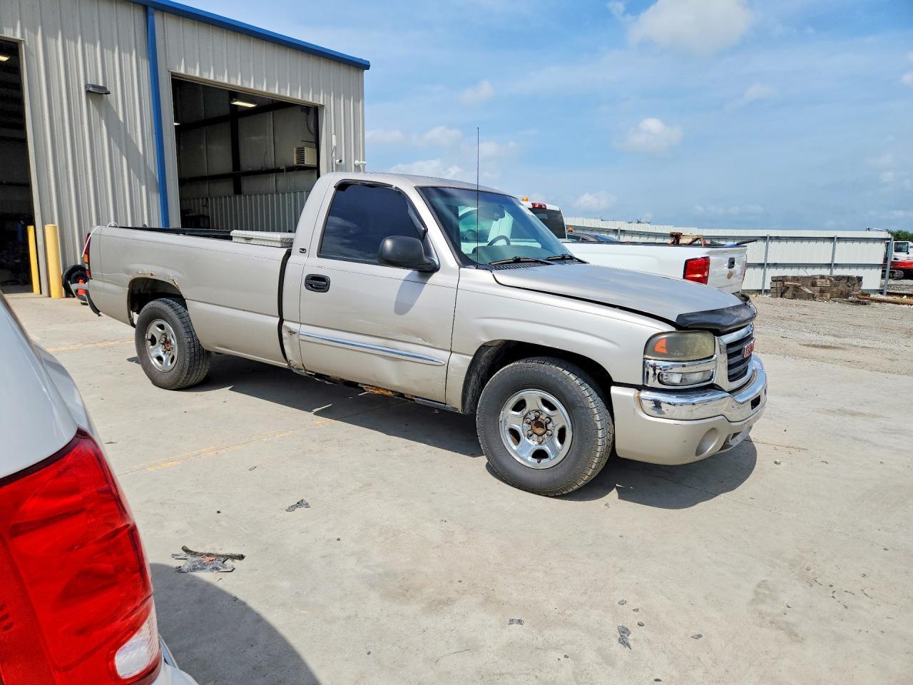 2004 GMC New Sierra C1500 - Фото 4