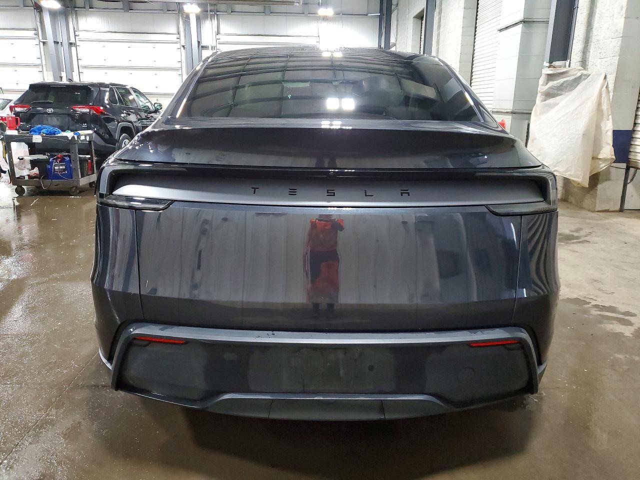 2026 Tesla Model Y - Image 6