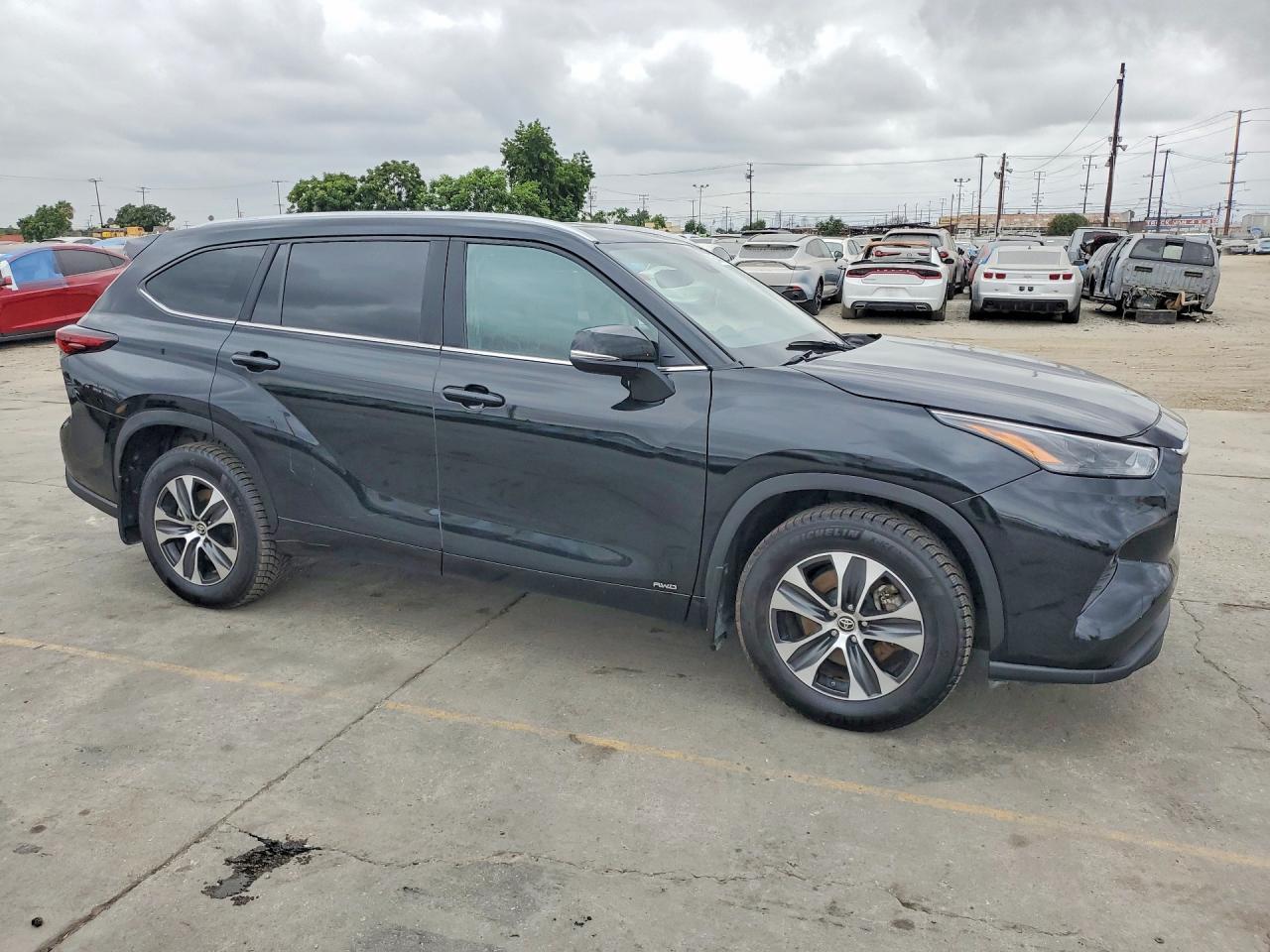 2025 Toyota Highlander Hybrid Xle - Image 4
