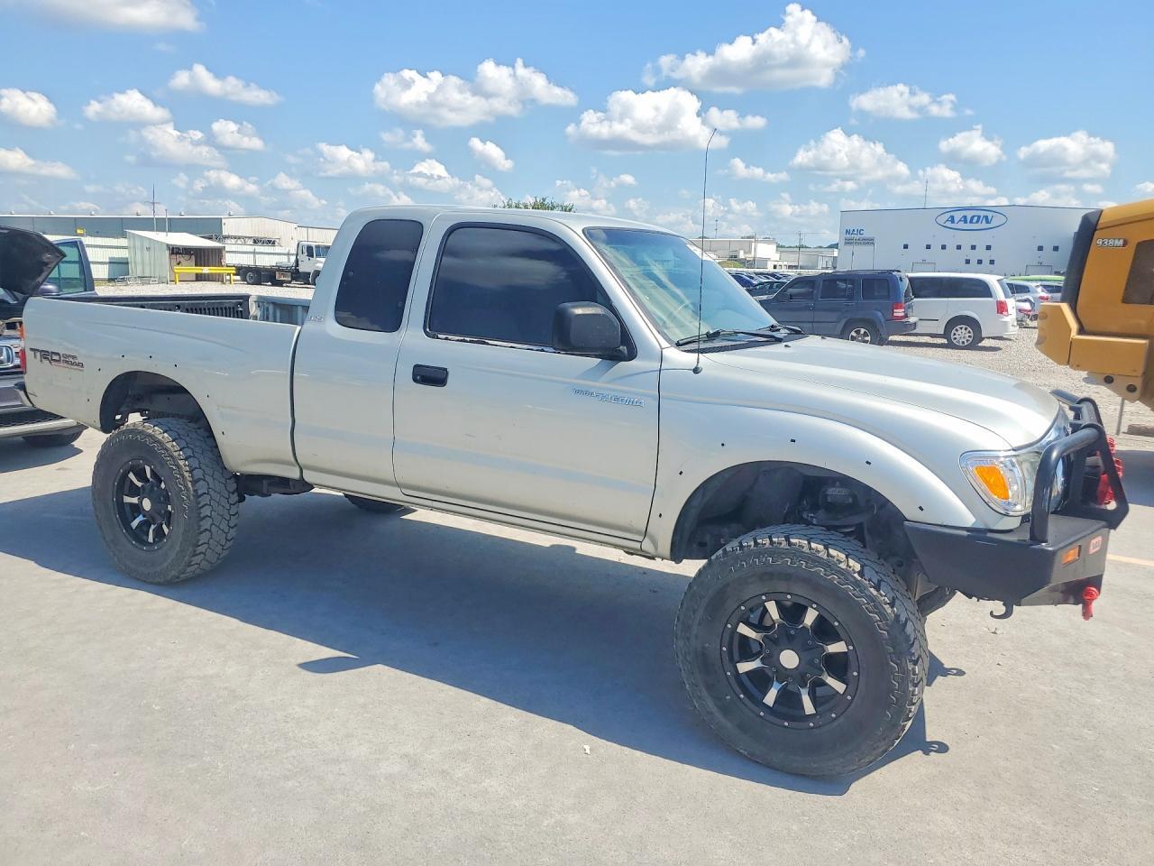2001 Toyota Tacoma Xtracab - Image 4