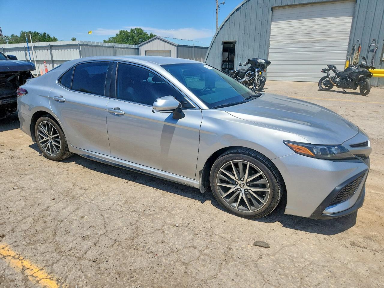 2023 Toyota Camry Se - Image 4