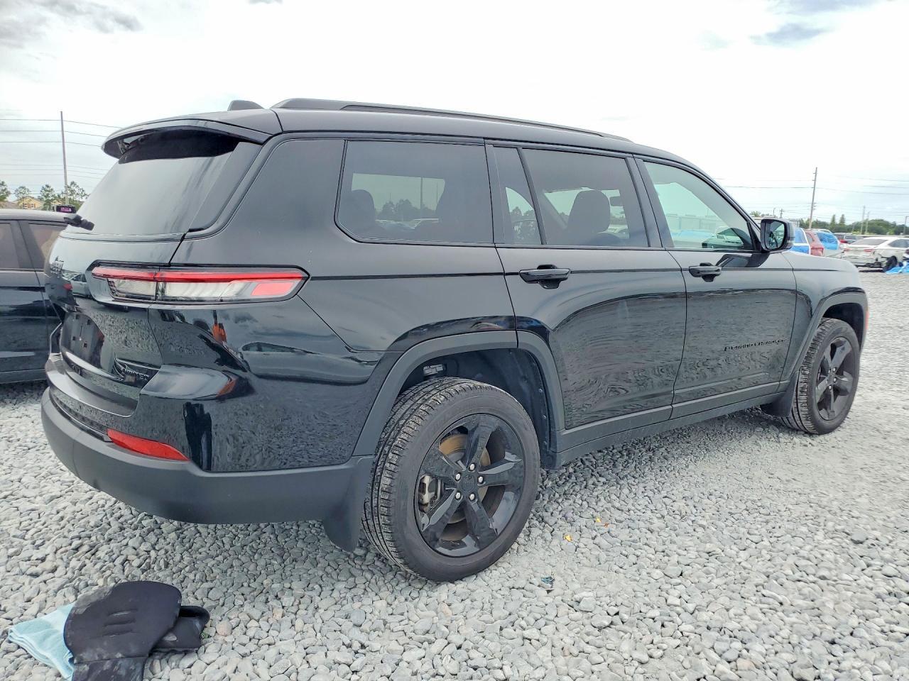2025 Jeep Grand Cherokee L Limited - Image 3