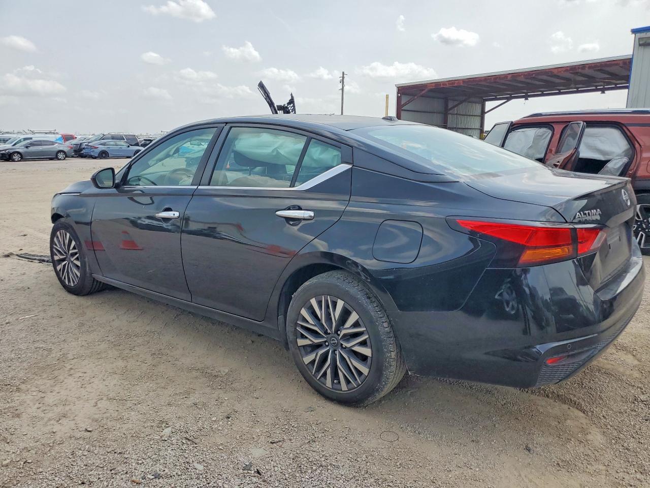 2023 Nissan Altima Sv - Фото 2