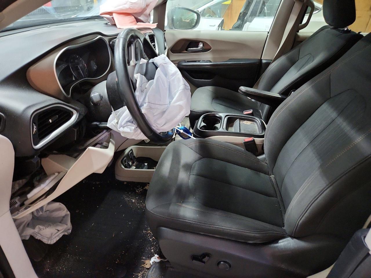 2019 Chrysler Pacifica Touring Plus - Image 7