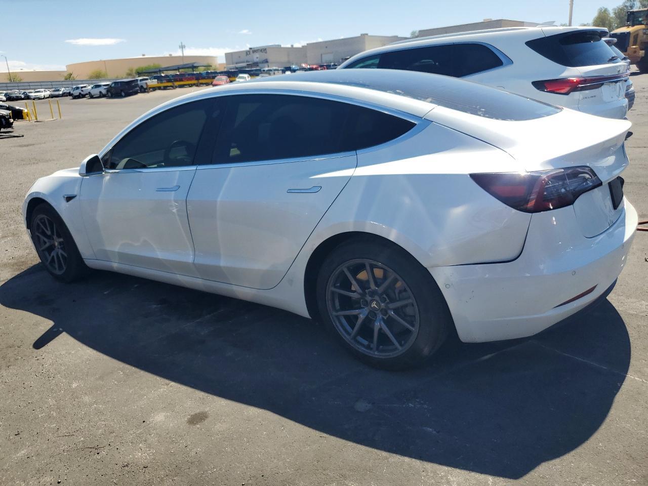 2020 Tesla Model 3 - Фото 2