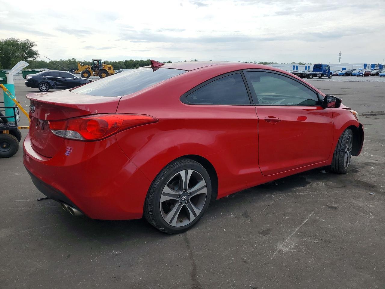 2013 Hyundai Elantra Coupe Se - Image 3