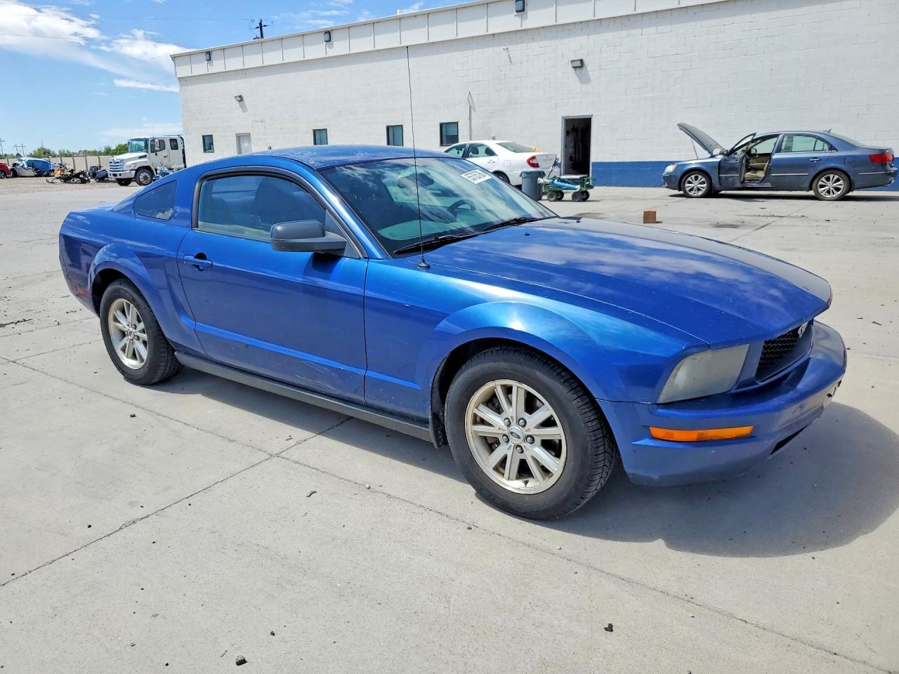 2006 Ford Mustang 2 Door Coupe - Фото 4