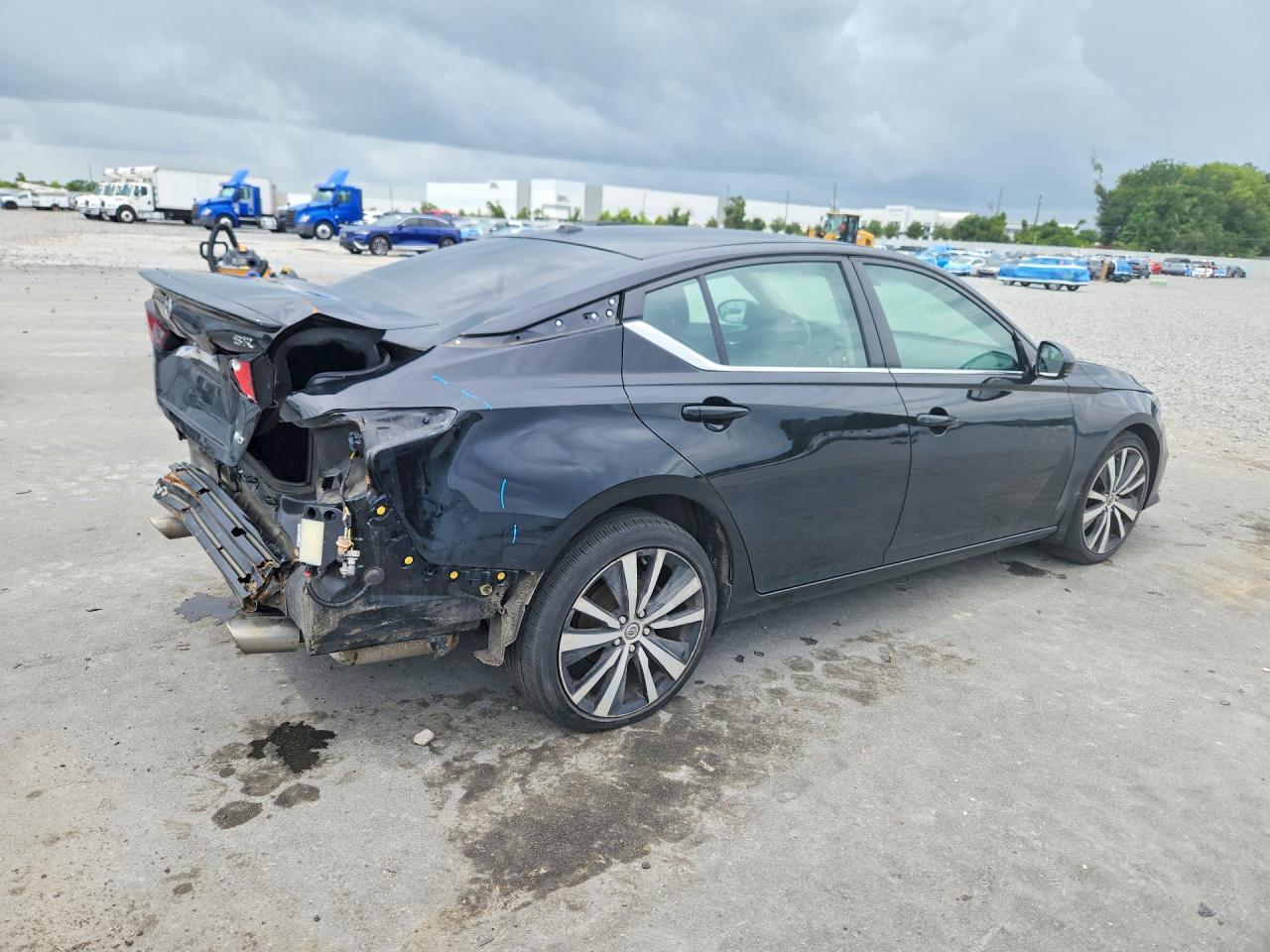 2020 Nissan Altima Sr - Image 3