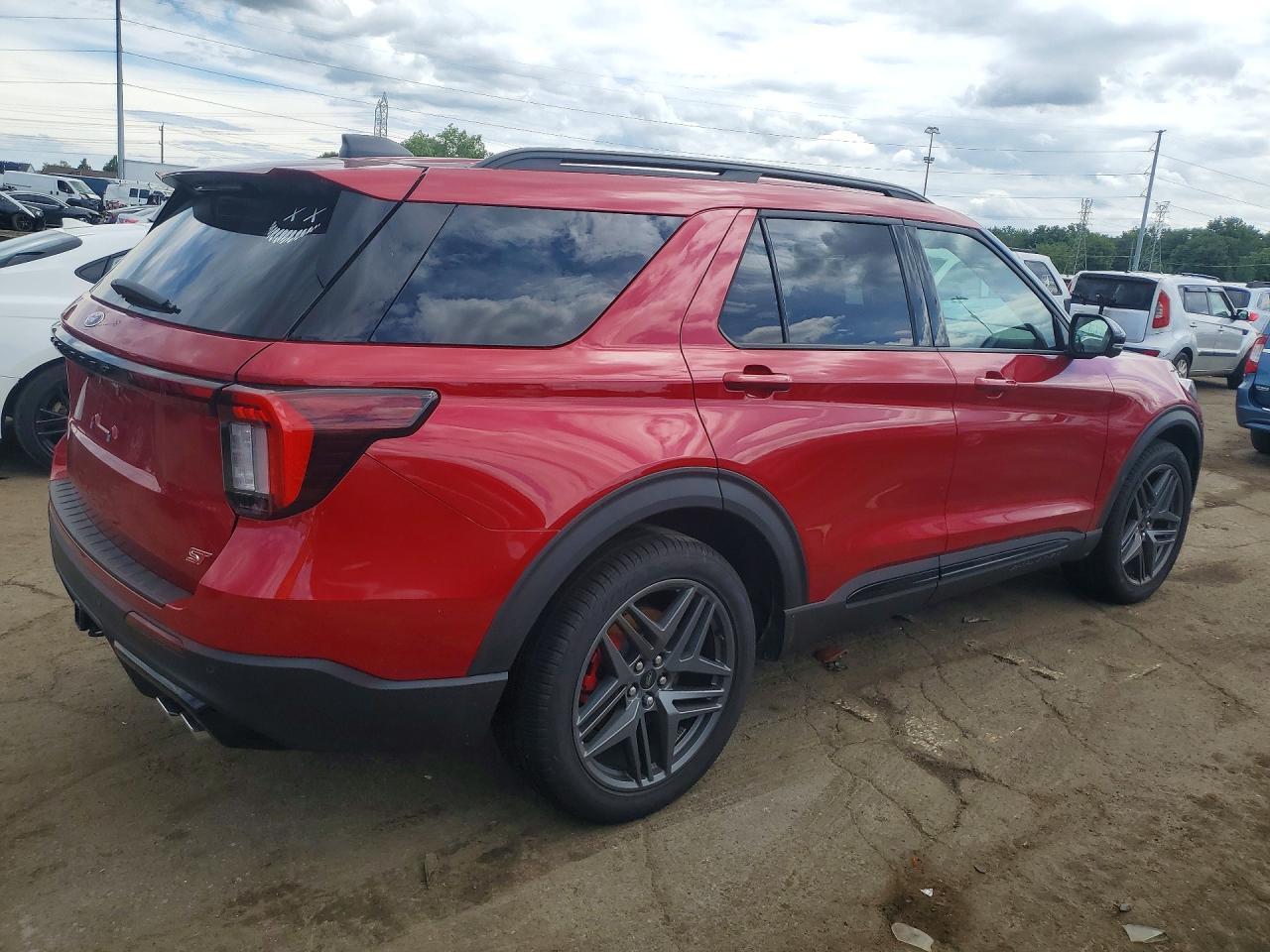 2026 Ford Explorer St - Image 3