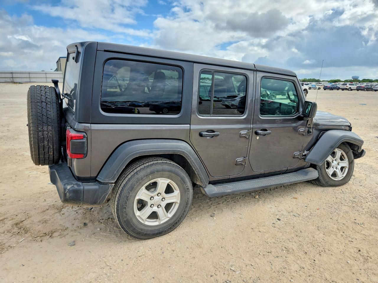 2020 Jeep Wrangler Unlimited Sport - Фото 3