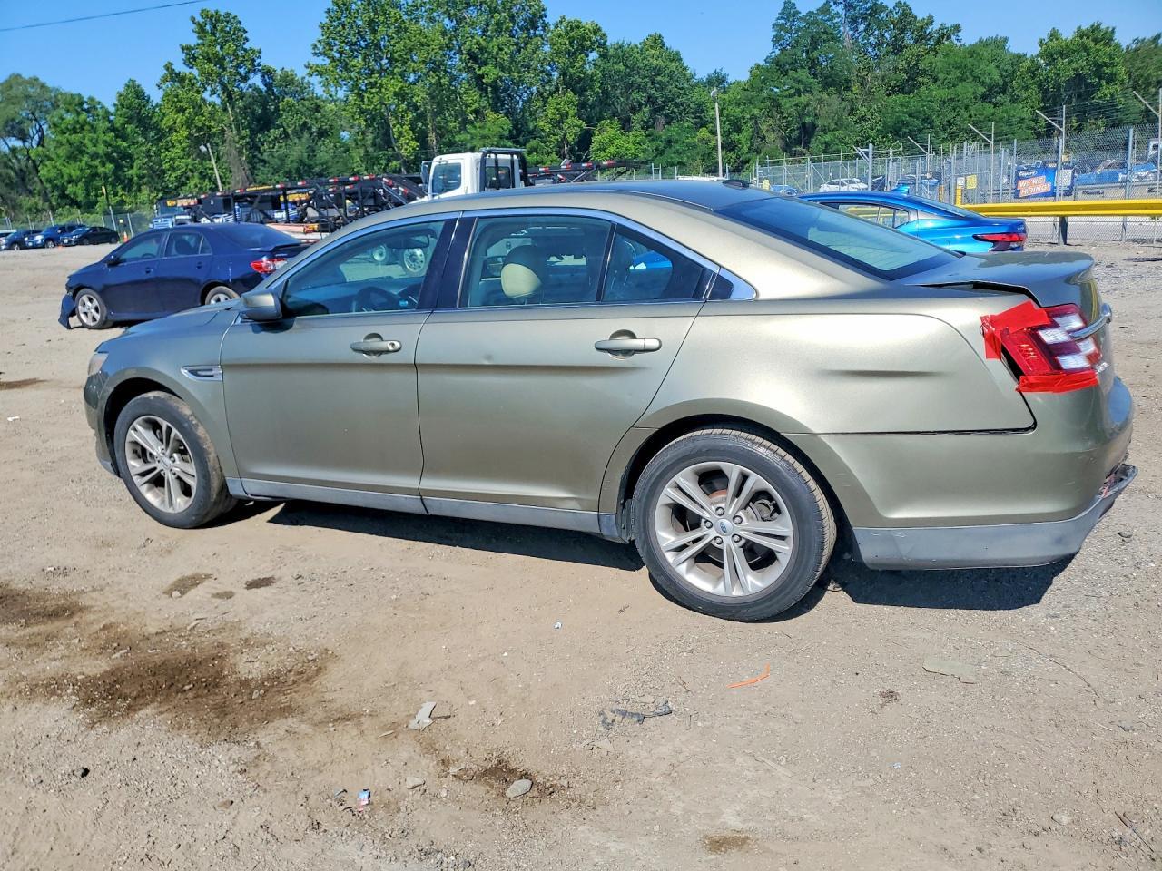 2013 Ford Taurus Sel - Image 2