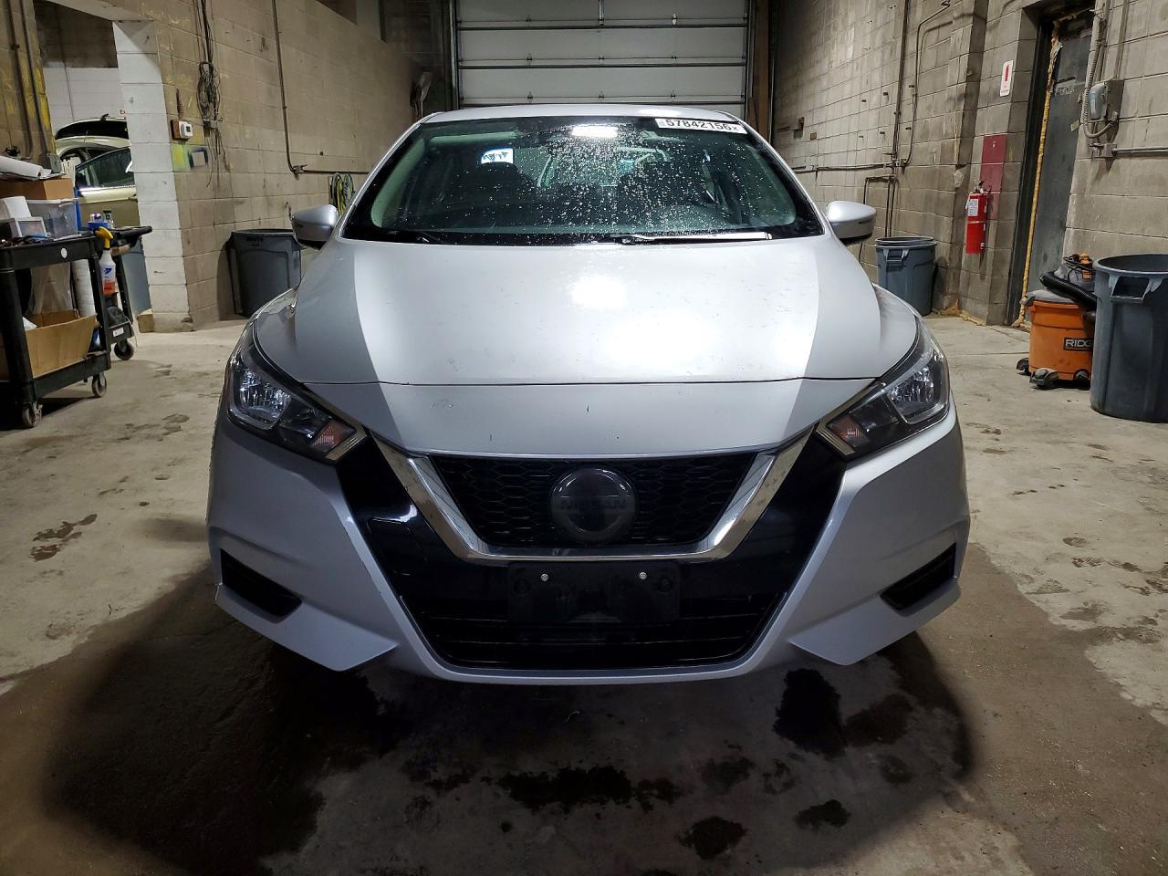 2021 Nissan Versa Sv - Image 5