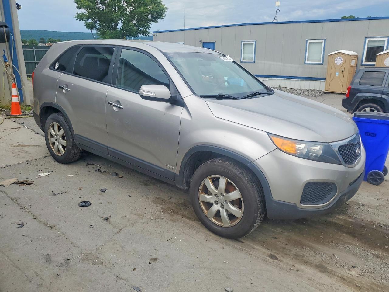 2013 Kia Sorento Lx - Image 4