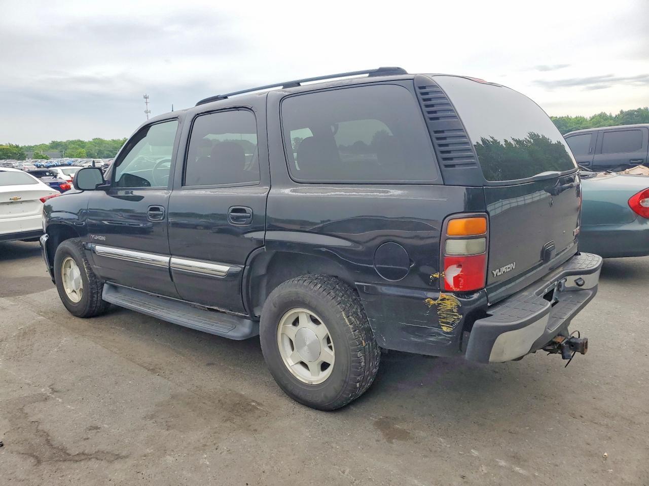 2005 GMC Yukon - Image 2