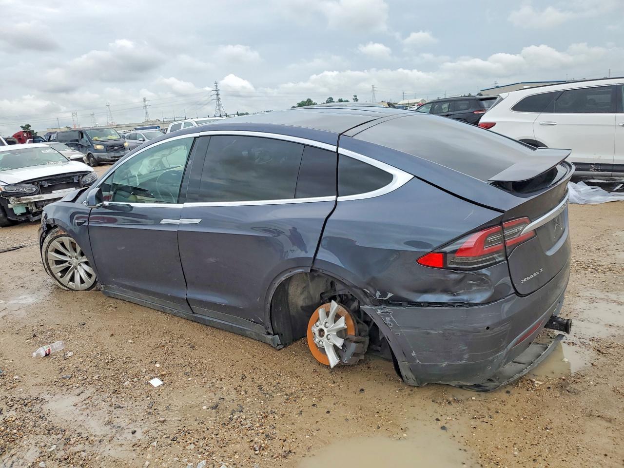 2019 Tesla Model X - Фото 2