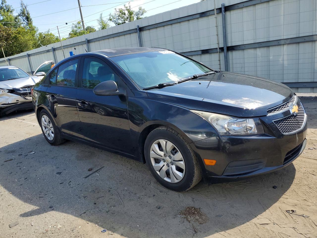 2014 Chevrolet Cruze Ls - Image 4