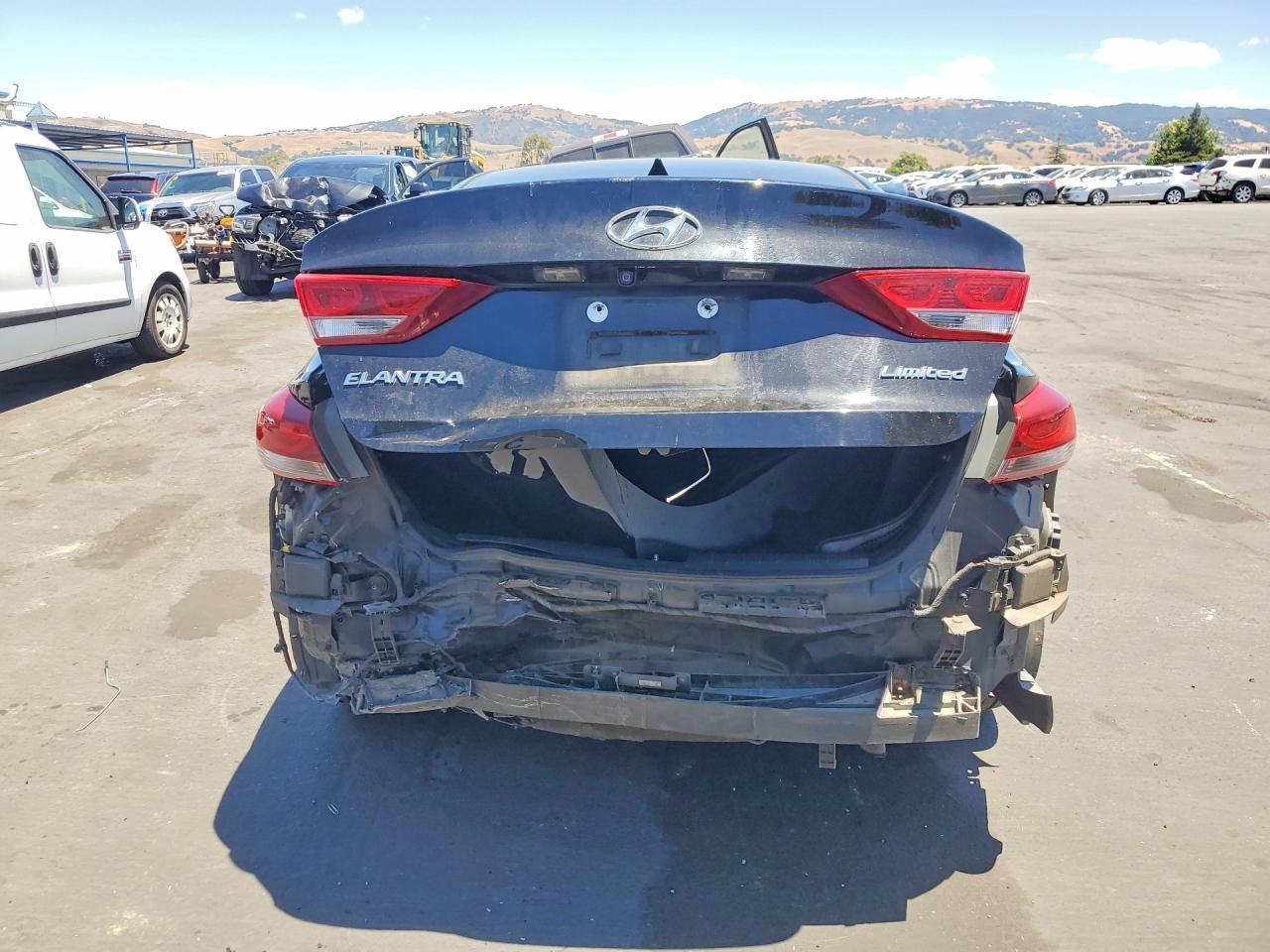 2017 Hyundai Elantra Limited - Фото 6