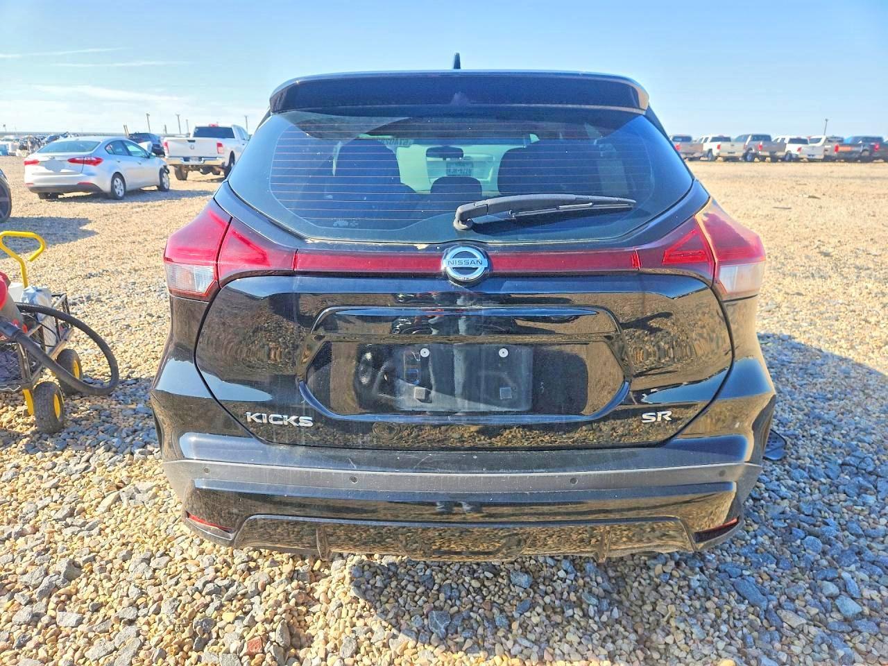 2021 Nissan Kicks Sr - Image 6