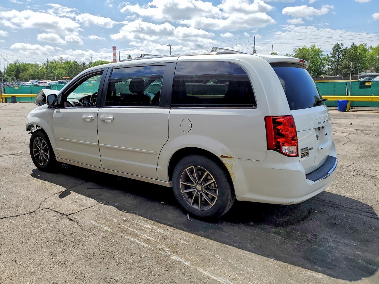 2017 Dodge Grand Caravan Sxt - Фото 2