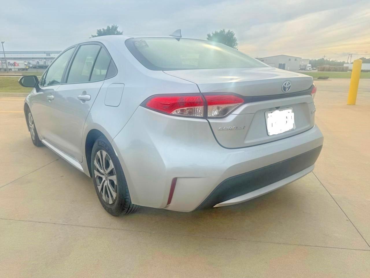 2022 Toyota Corolla Hybrid Le - Фото 3