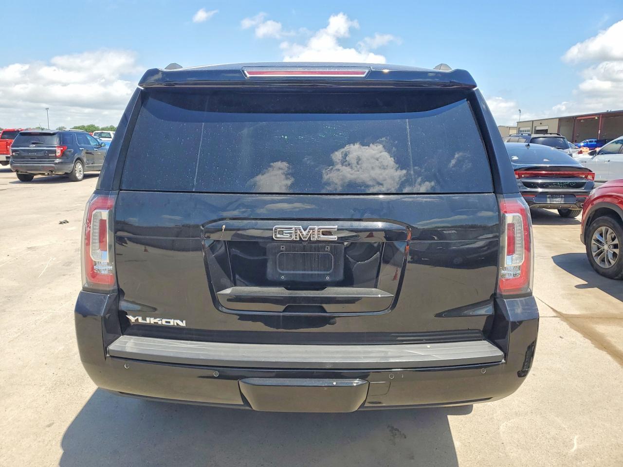 2017 GMC Yukon Slt - Фото 6