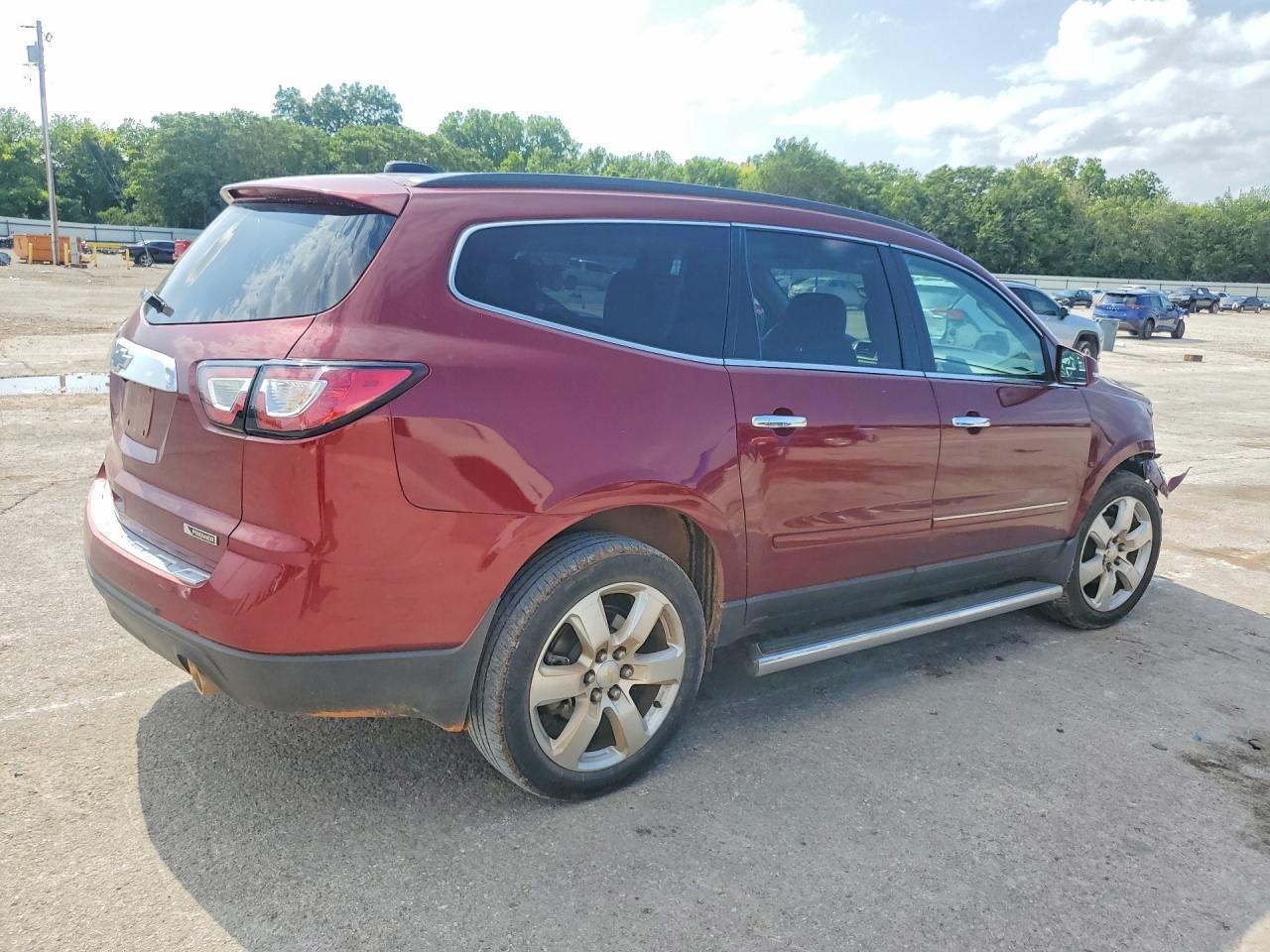 2017 Chevrolet Traverse Premier - Image 3