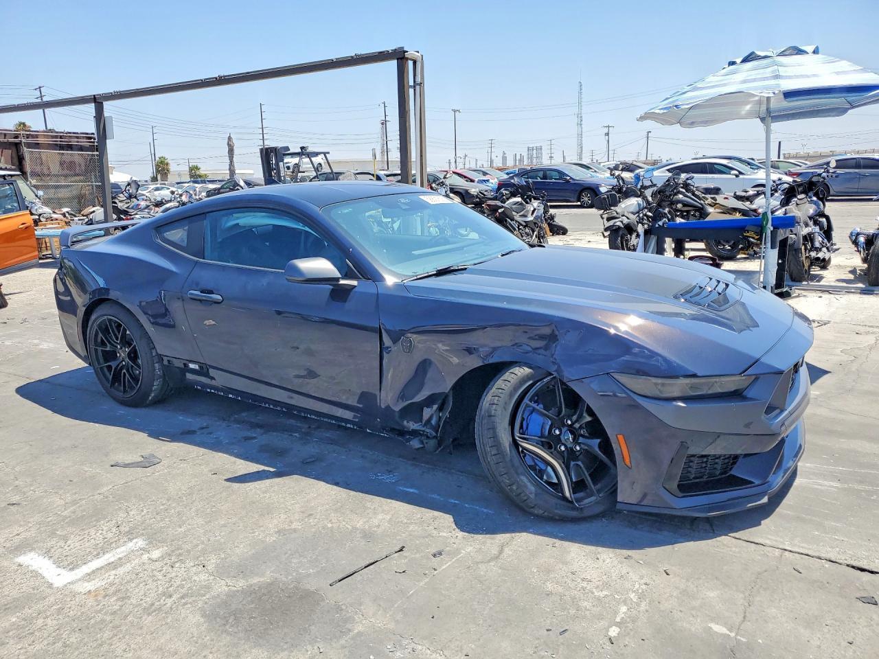 2025 Ford Mustang Dark Horse - Фото 4
