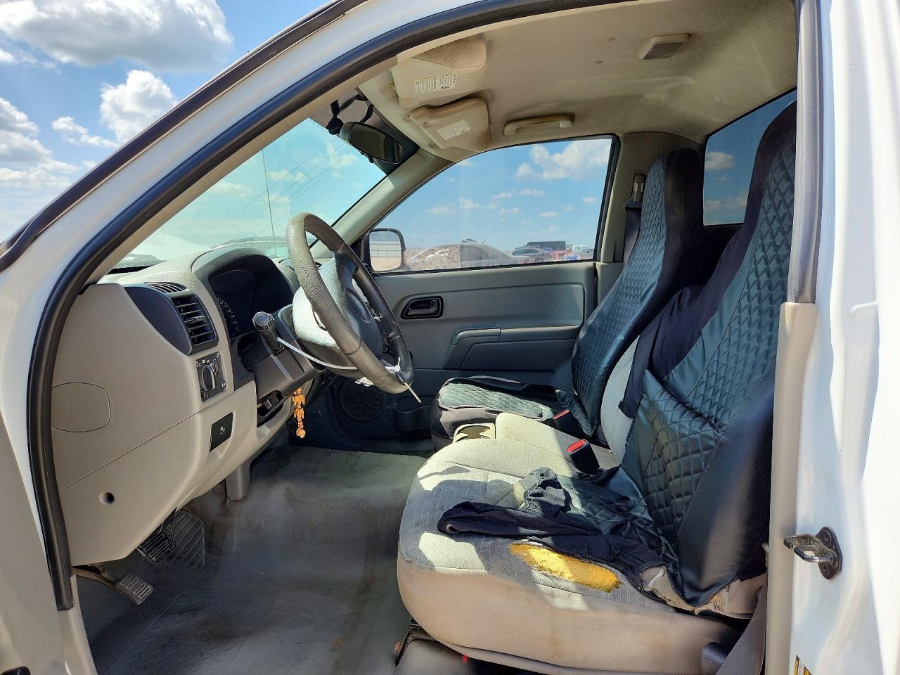 2004 Chevrolet Colorado - Image 7