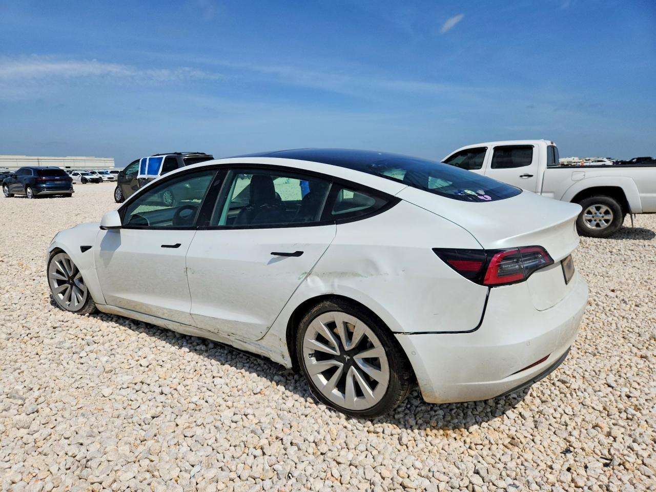 2022 Tesla Model 3 - Фото 2