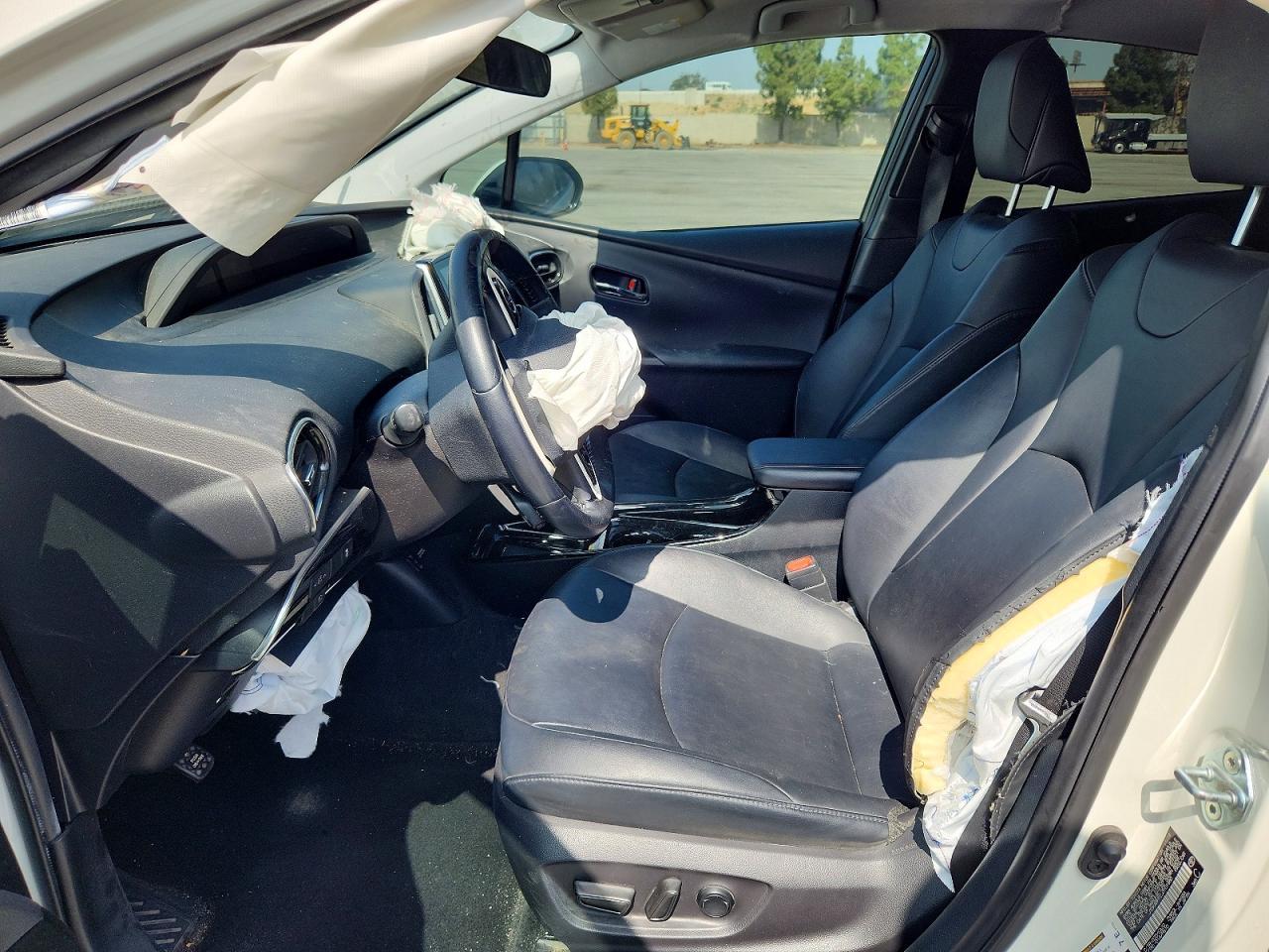 2018 Toyota Prius Prime Premium - Image 7