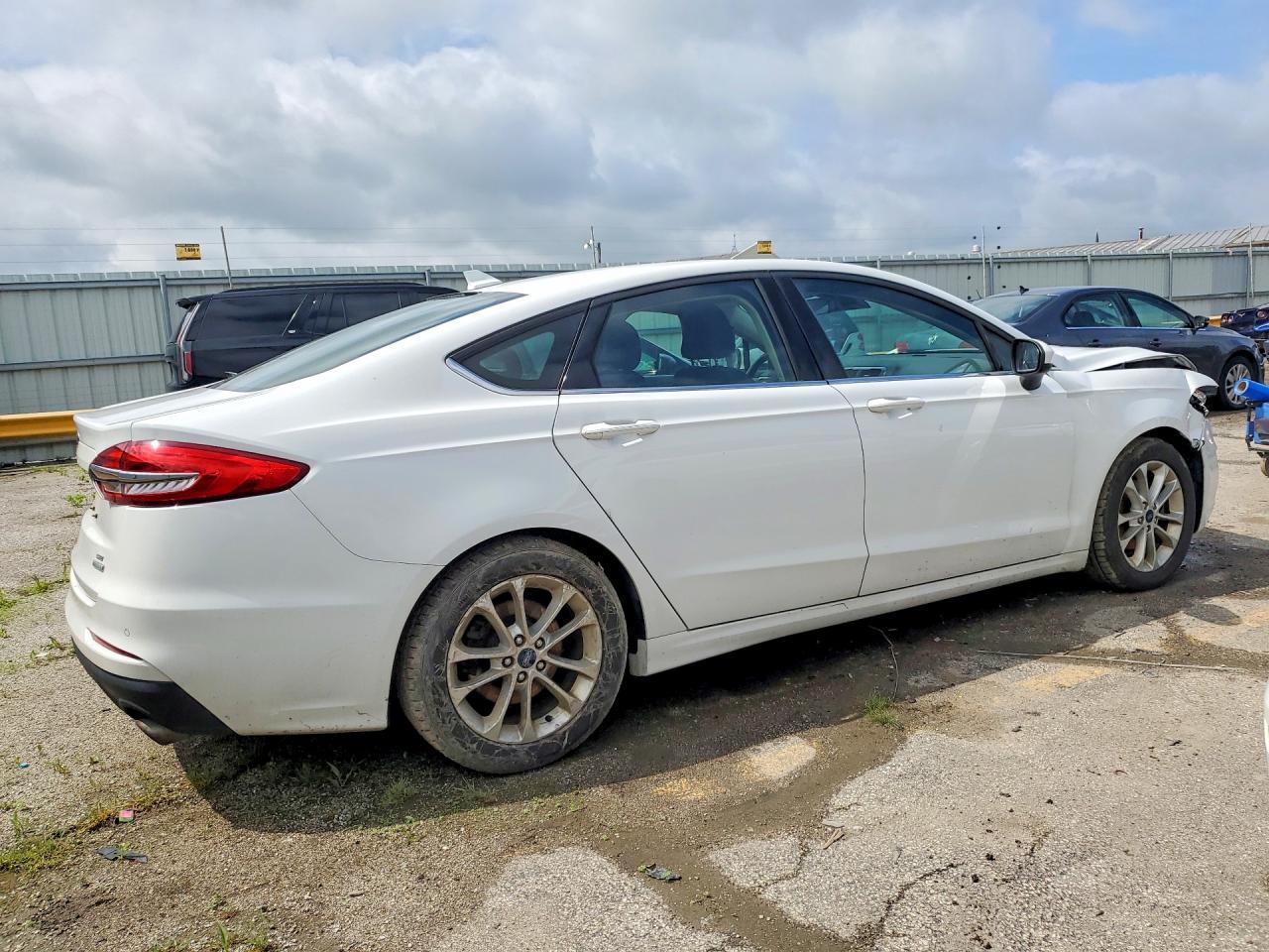 2019 Ford Fusion Se - Фото 3