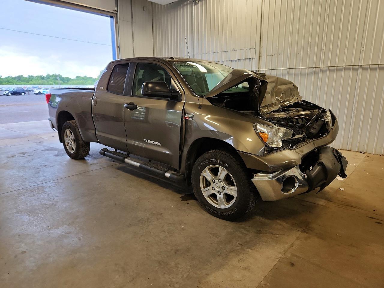 2011 Toyota Tundra Double Cab Sr5 - Фото 4