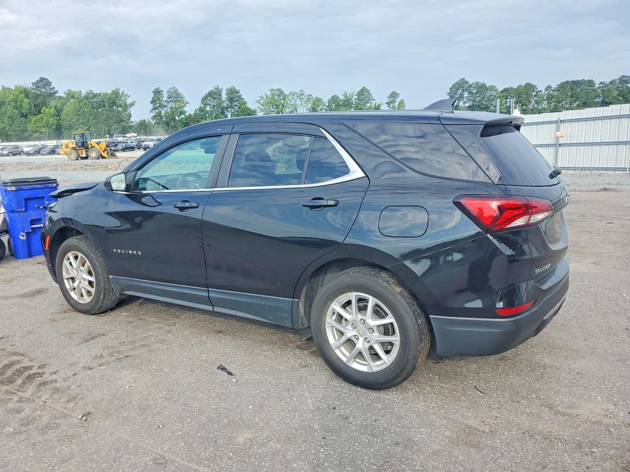 2023 Chevrolet Equinox Lt - Image 2