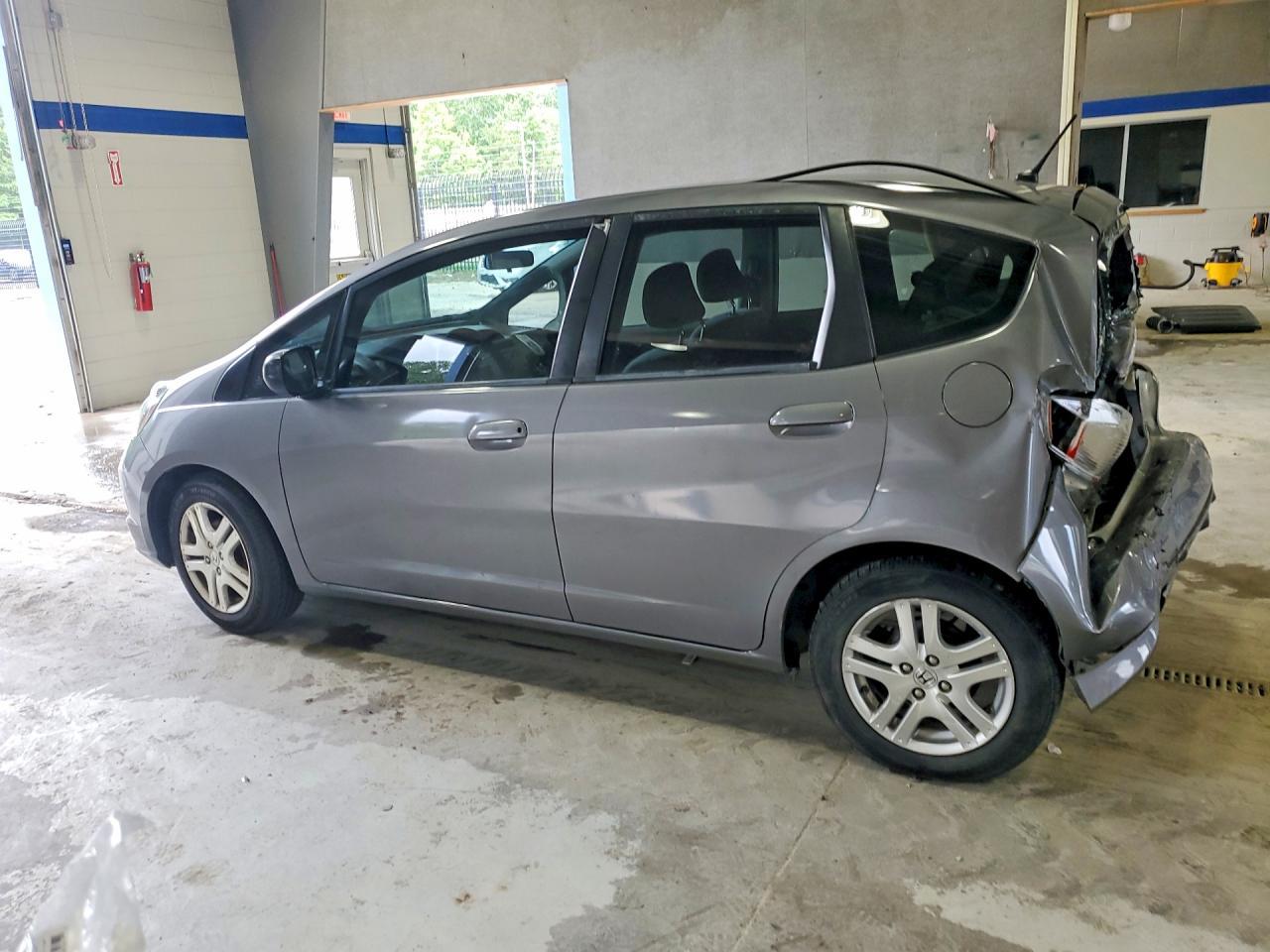 2010 Honda Fit - Фото 2
