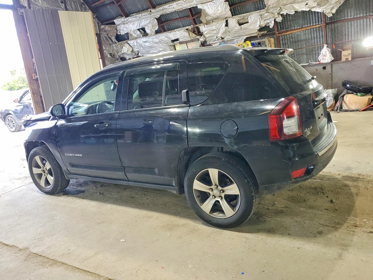2016 Jeep Compass Latitude - Фото 2