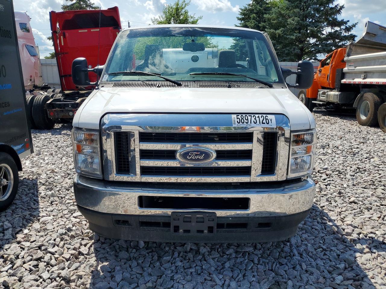 2023 Ford E450 Box Truck - Фото 5