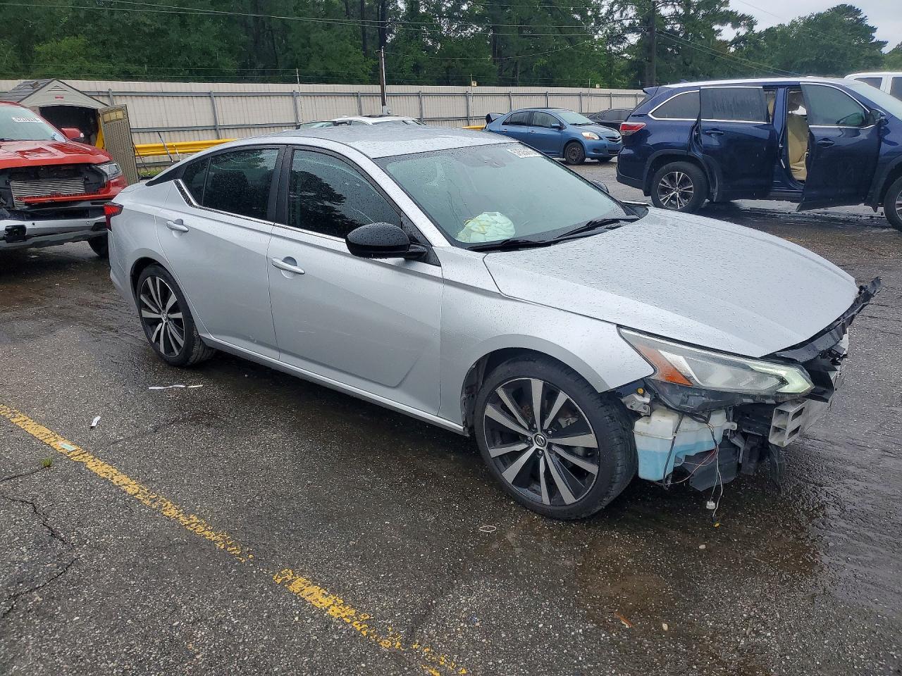 2020 Nissan Altima Sr - Фото 4