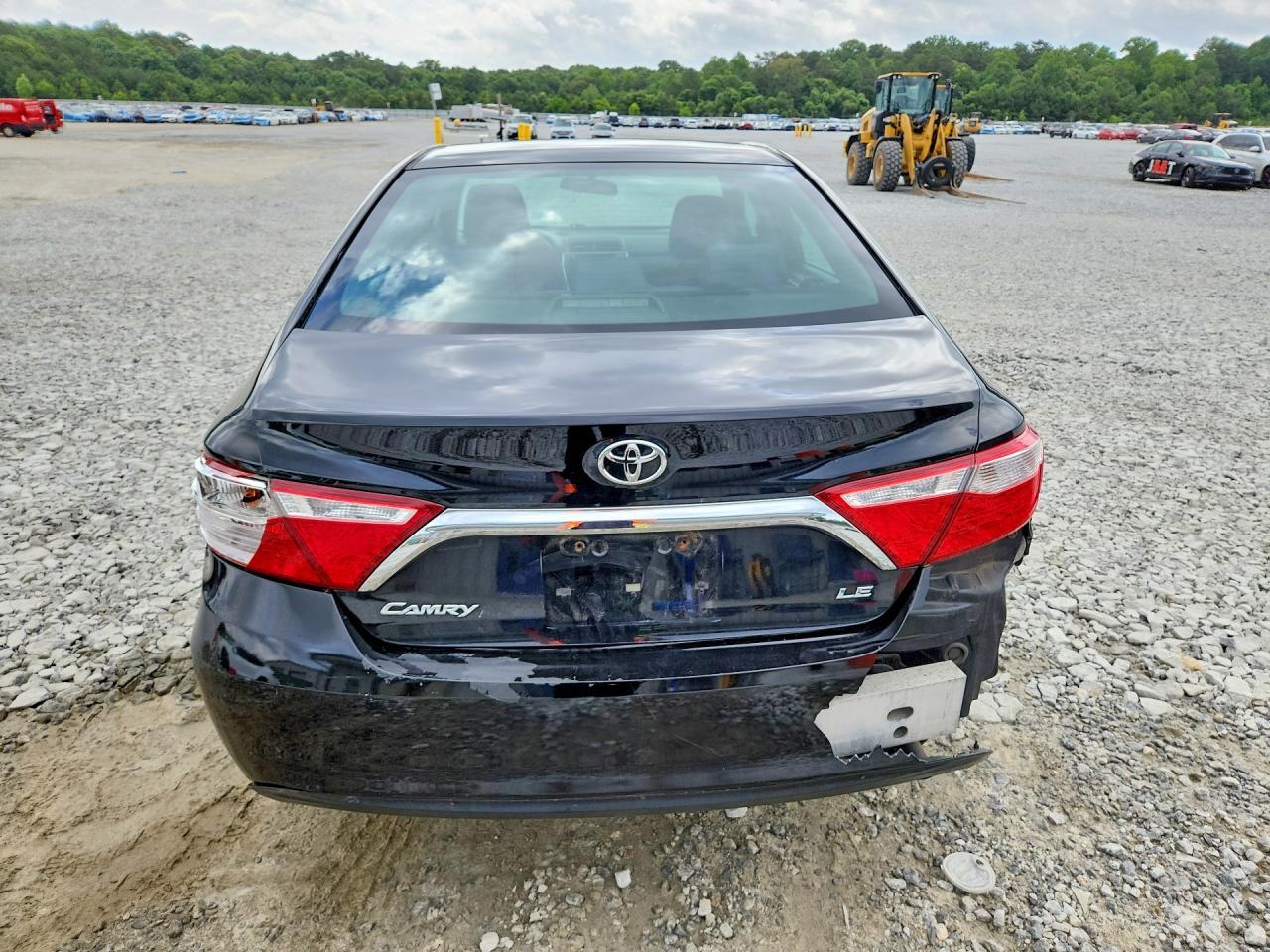 2015 Toyota Camry Le - Фото 6