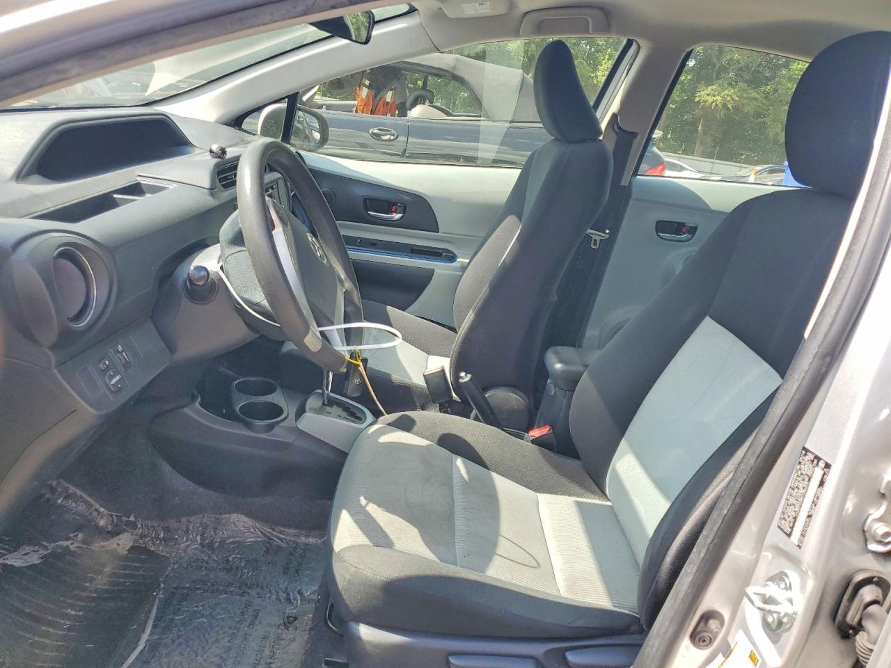 2013 Toyota Prius C Three - Image 7