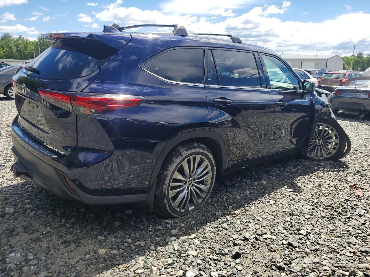 2020 Toyota Highlander Platinum - Фото 3