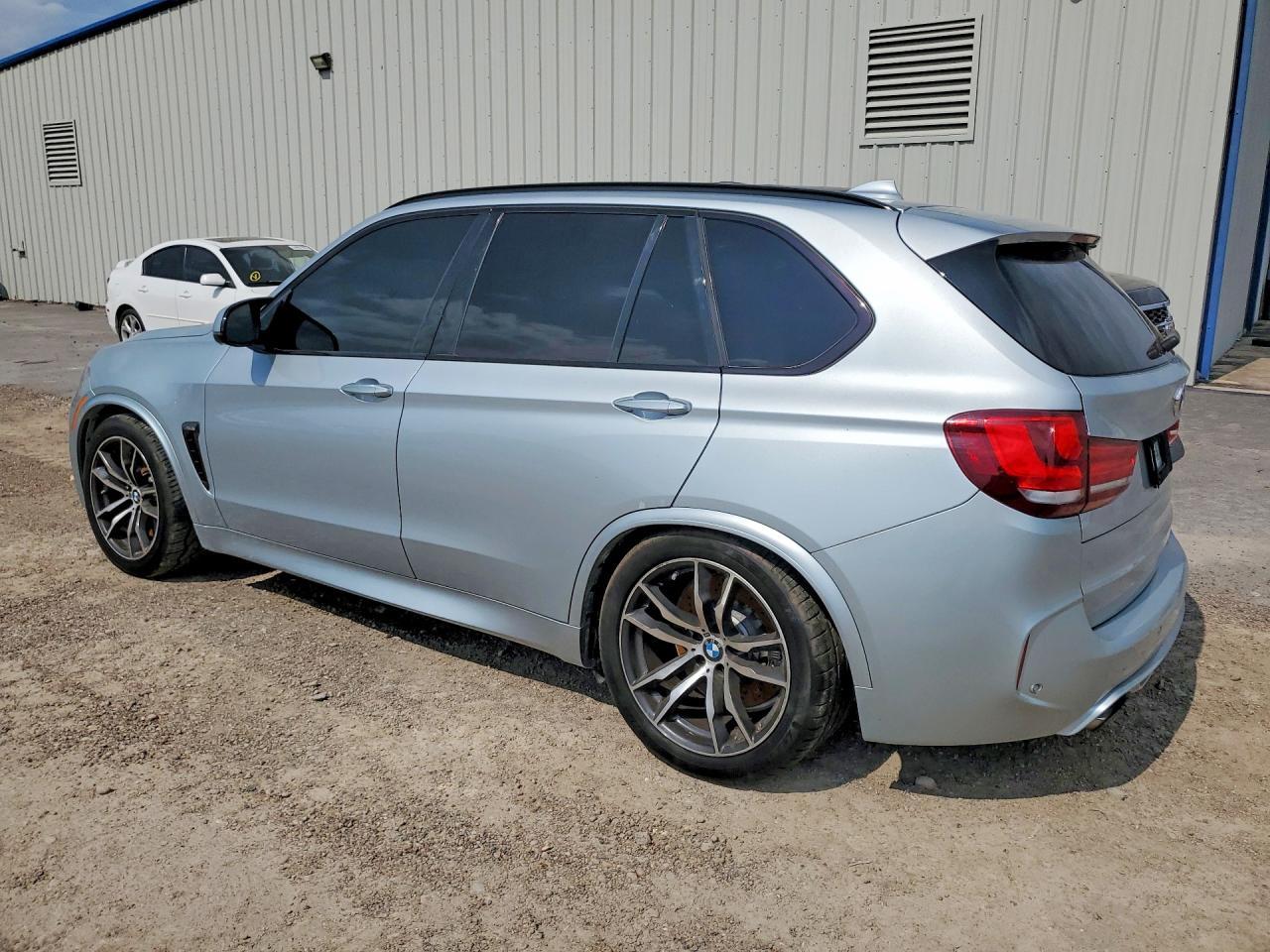 2016 BMW X5 M - Фото 2